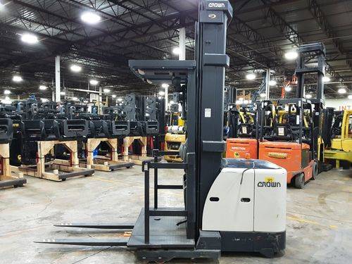 For Rent 3000 lbs - 276" lift -  Electric - Indoor Warehouse