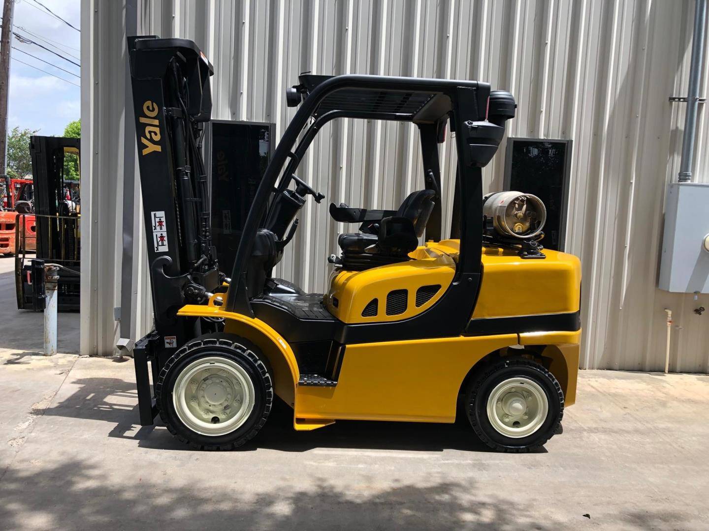 2011 LP Gas Yale GLP080VX Pneumatic Tire 4 Wheel Sit Down