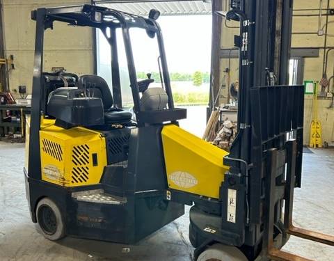 For Rent 4400 lbs - 187" lift - Gas/Propane - Indoor Warehouse