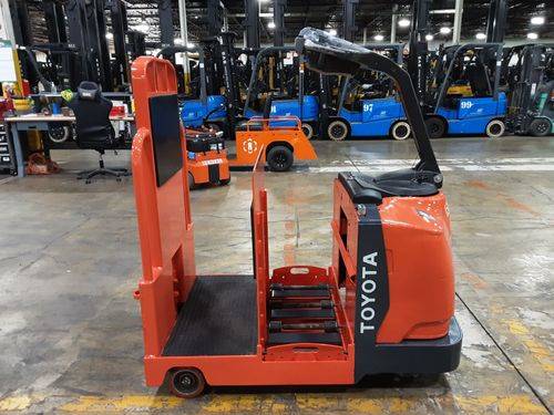 For Rent  Personnel & Burden Carriers -  Electric