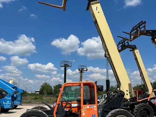 For Rent 6000 lbs - 42' lift -  Diesel
