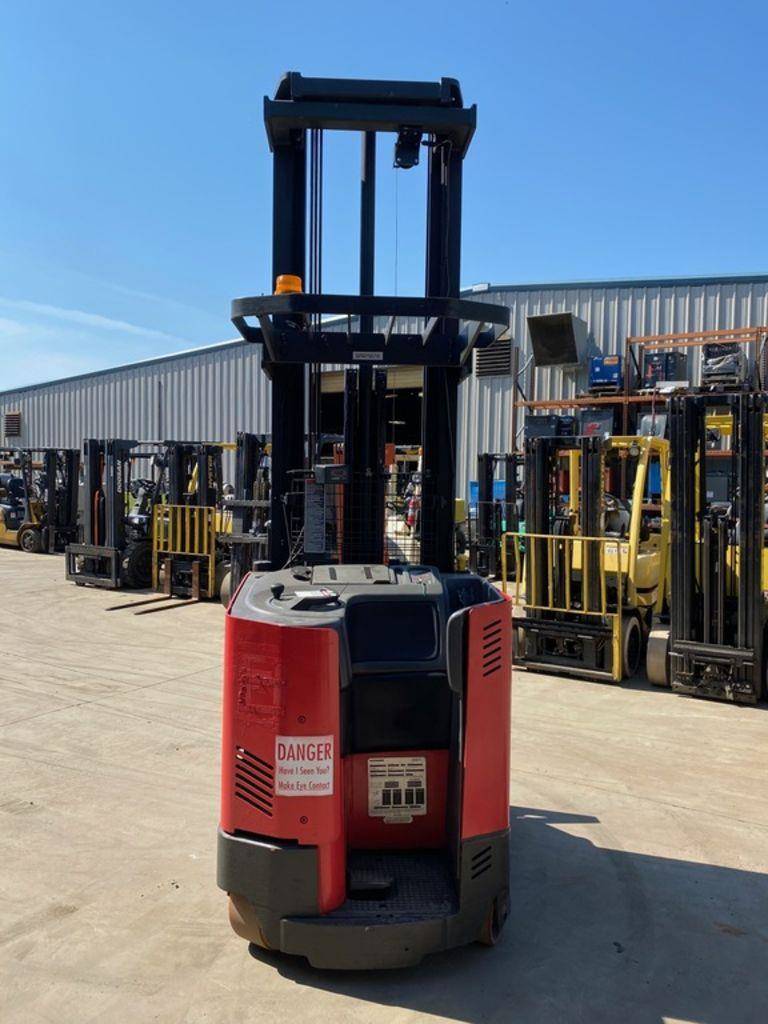 Electric Raymond EASI DR30TT Electric Narrow Aisle Double Reach