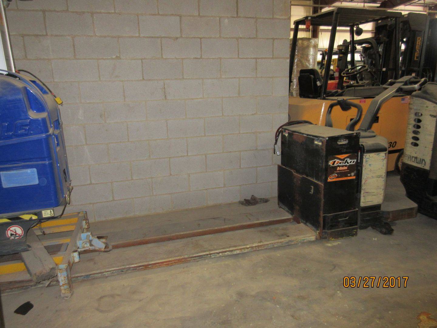 1 Used Crown Electric Walkie EX Rated Pallet Jack for Sale