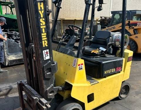 For Rent 4000 lbs - 189" lift - Gas/Propane - Indoor Warehouse