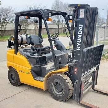 For Rent 5000 lbs - 185" lift - Gas/Propane - Indoor/Outdoor Pneumatic Tires