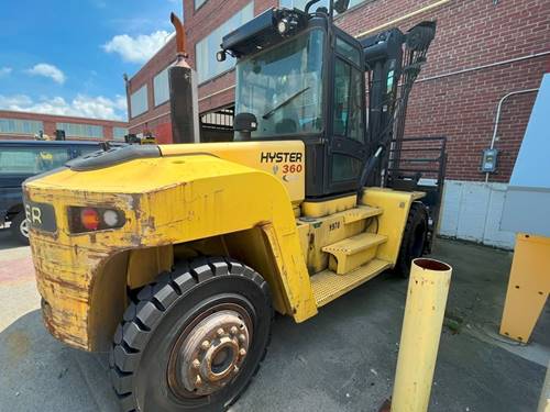 For Rent 36000 lbs - 147" lift -  Diesel - Indoor/Outdoor Pneumatic Tires
