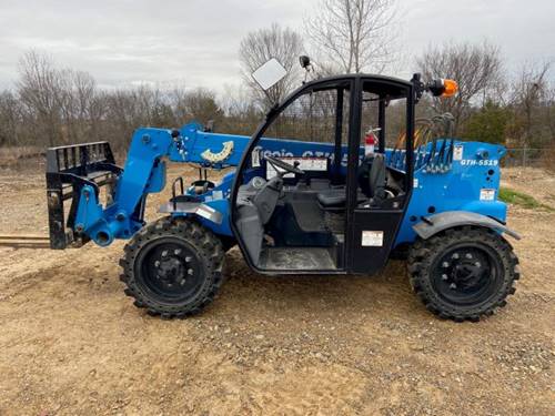 For Rent 5500 lbs - 19' lift -  Diesel