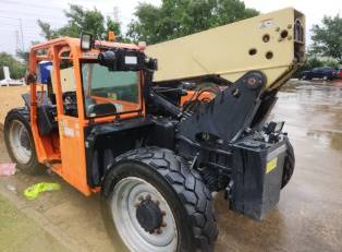 For Rent 6000 lbs - 42' lift -  Diesel