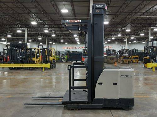 For Rent 3000 lbs - 240" lift -  Electric - Indoor Warehouse