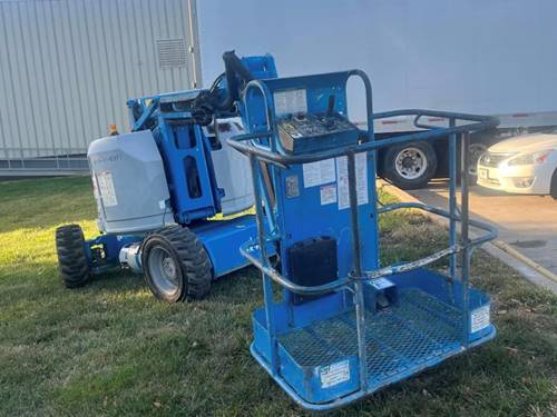 For Rent 34' lift - Gas/Propane -  Articulated Boom