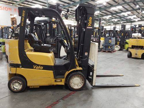 For Rent 8000 lbs - 201" lift - Gas/Propane - Indoor Warehouse