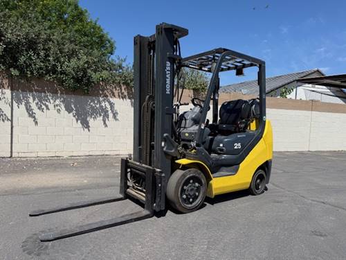 For Rent 5000 lbs - 188" lift - Gas/Propane - Indoor Warehouse