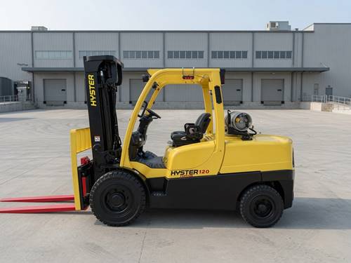 For Rent 12000 lbs - 196" lift - Gas/Propane - Indoor/Outdoor Pneumatic Tires
