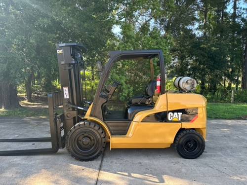 For Rent 12000 lbs - 187" lift - Gas/Propane - Indoor/Outdoor Pneumatic Tires