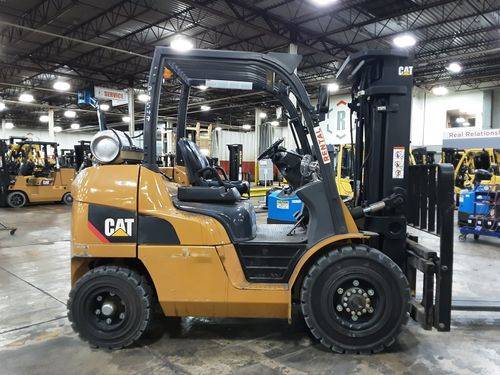 For Rent 8000 lbs - 187" lift - Gas/Propane - Indoor/Outdoor Pneumatic Tires