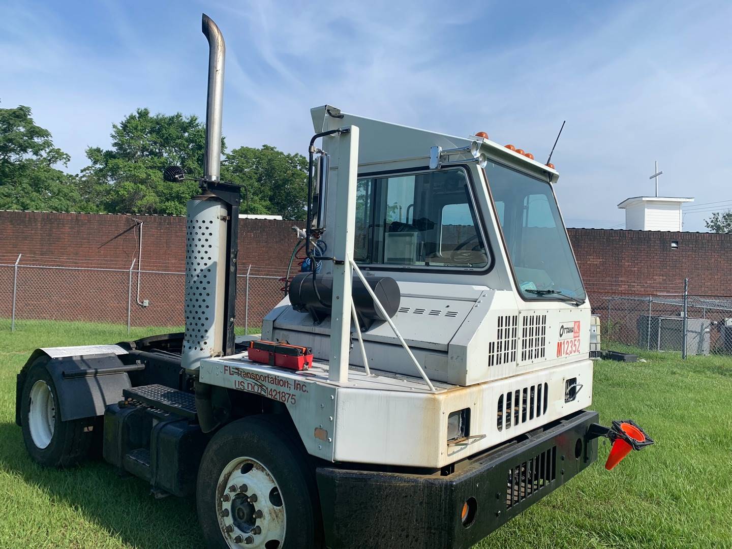 2004 Diesel Ottawa 30 Spotting Tractor