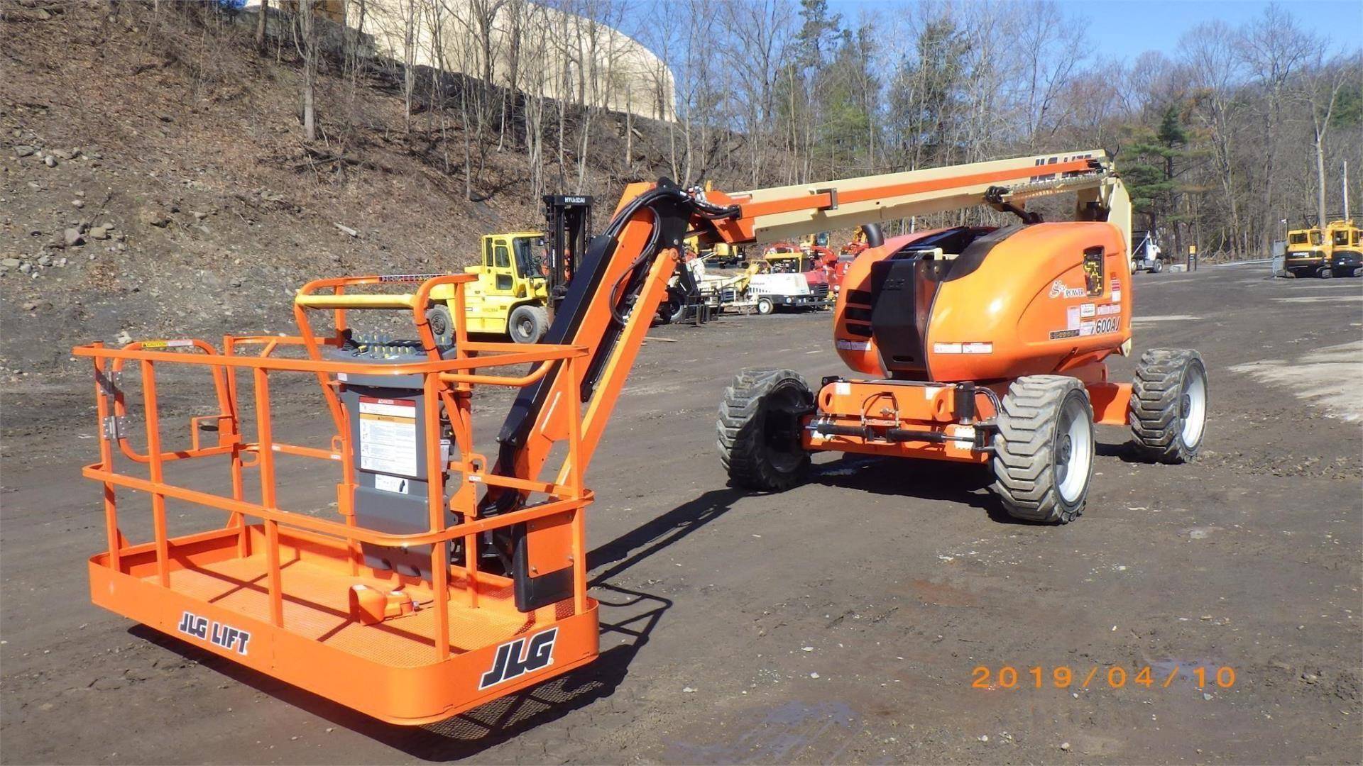 2020 BiEnergy JLG 600AJ Articulated Boom
