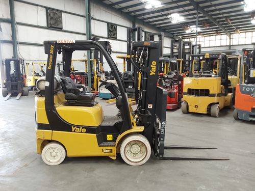 For Rent 5000 lbs - 240" lift - Gas/Propane - Indoor Warehouse