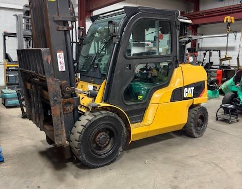 For Rent 11000 lbs - 189" lift -  Diesel - Indoor/Outdoor Pneumatic Tires