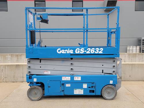 For Rent 26' lift -  Electric -  Slab