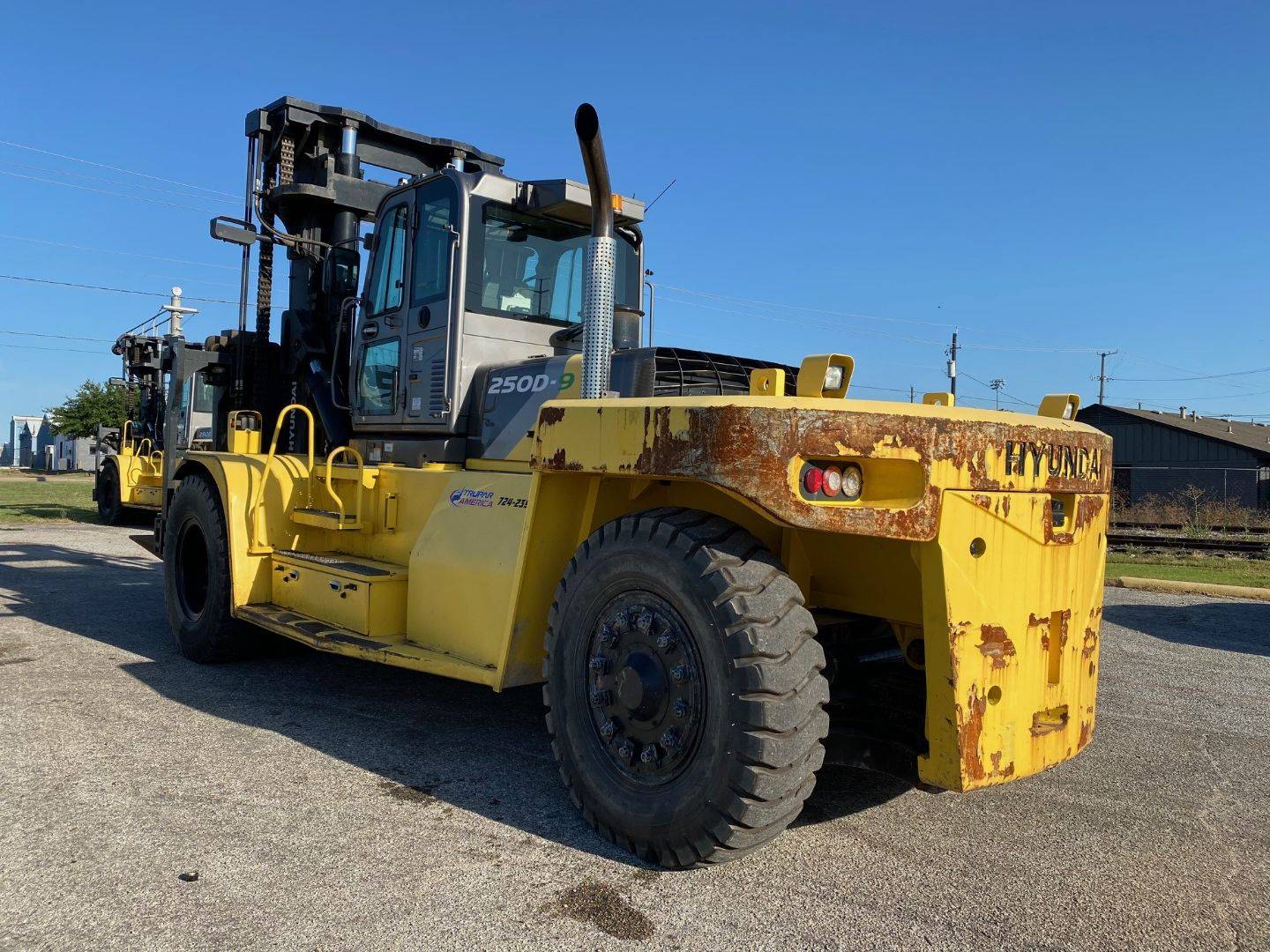 2016 Diesel Hyundai 250D9 Rough Terrain (Vertical Mast)