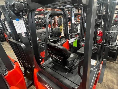For Rent 3500 lbs - 197" lift -  Electric -  Electric 3 Wheel Sit Down