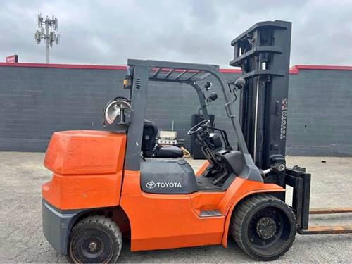For Rent 15500 lbs - 199" lift - Gas/Propane - Indoor Warehouse