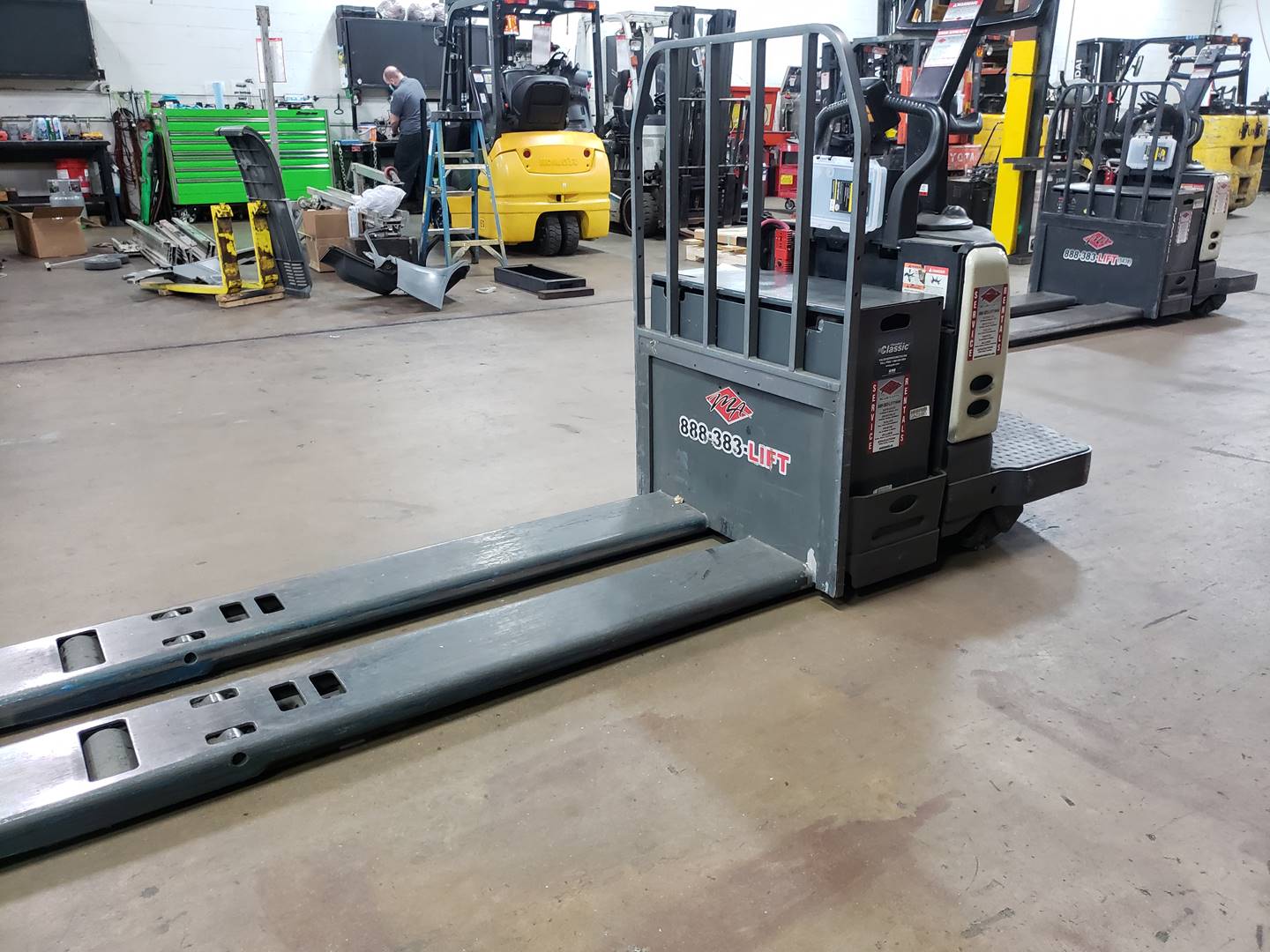 2009 Electric Crown PE450060 Electric Walkie/Rider Pallet Jack