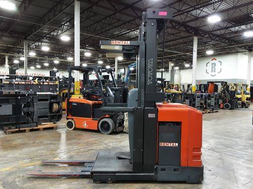 For Rent 3000 lbs - 240" lift -  Electric - Indoor Warehouse