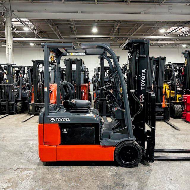 Suspension Forklift Seat With Switch - Fits Hyster, Clark, Baker