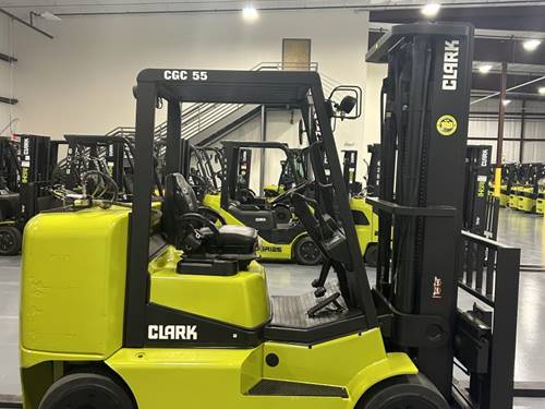 For Rent 192" lift - Gas/Propane - Indoor Warehouse