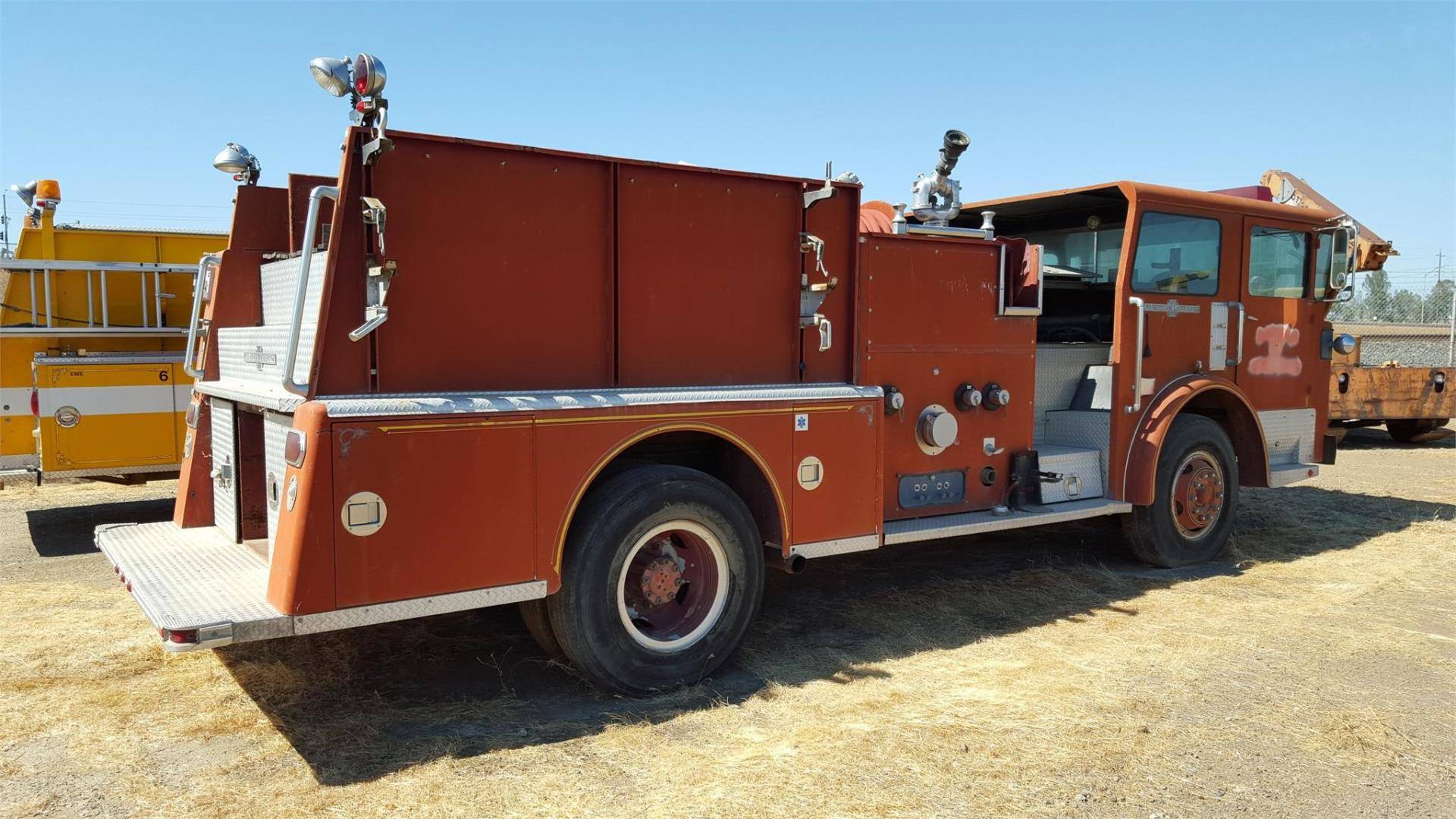 1977 PIONEER Trucks and Trailers