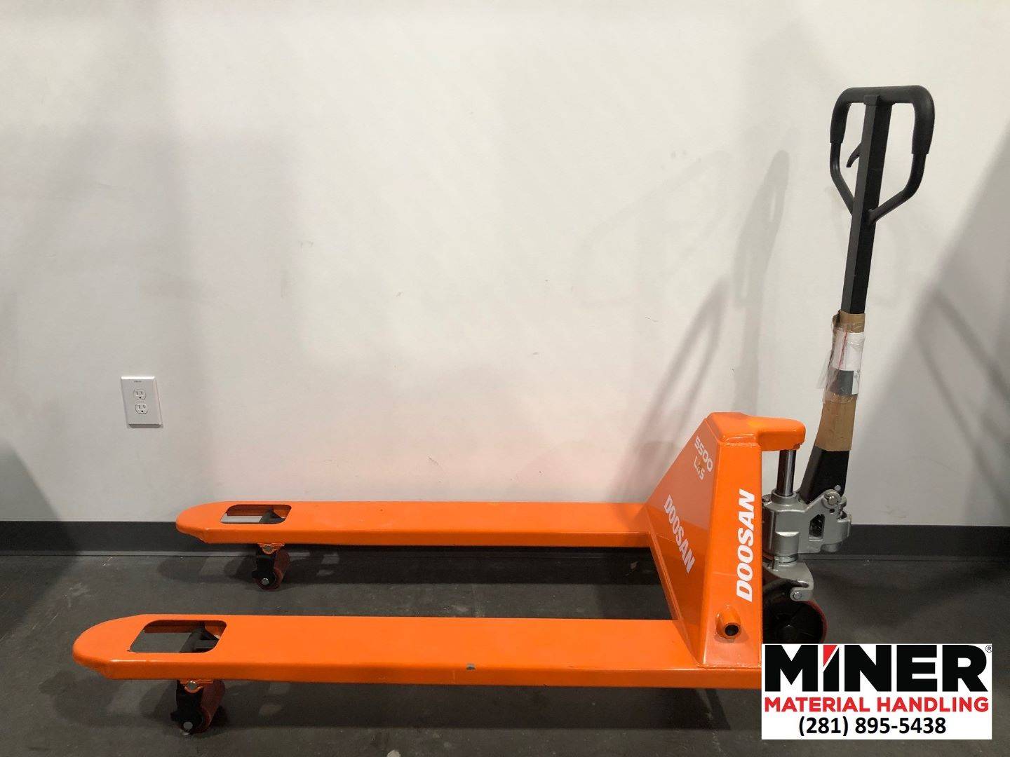 2020 Manual Doosan 5500lb Pallet Jacks Manual New & Used