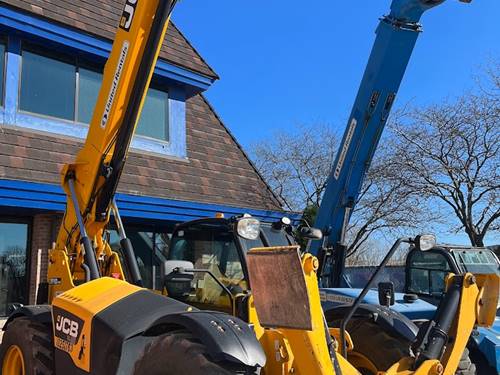 For Rent 10000 lbs - 56' lift -  Diesel