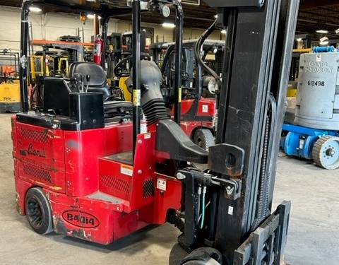 For Rent 4000 lbs - 250" lift - Gas/Propane - Indoor Warehouse