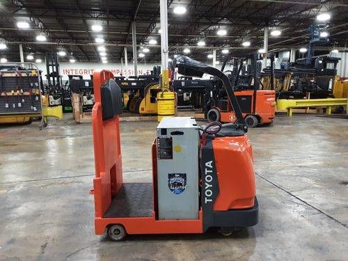For Rent  Personnel & Burden Carriers -  Electric