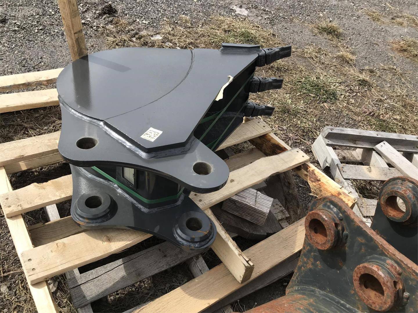 New Holland 12" DIGGING BUCKET Earth Moving and Construction