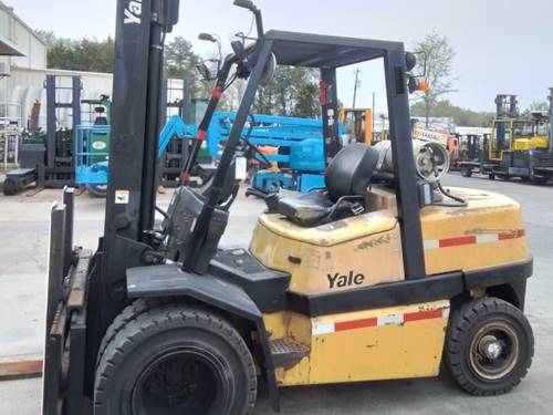 For Rent 10000 lbs - 159" lift - Gas/Propane - Indoor/Outdoor Pneumatic Tires