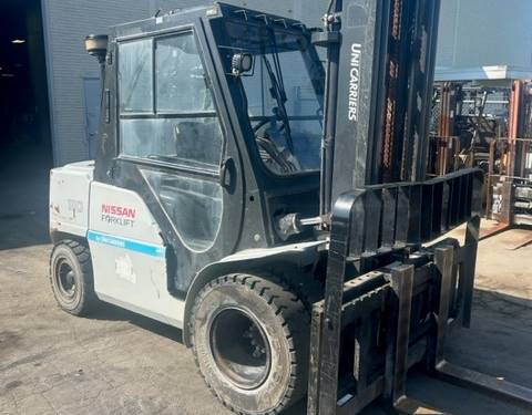 For Rent 11000 lbs - 157" lift -  Diesel - Indoor/Outdoor Pneumatic Tires