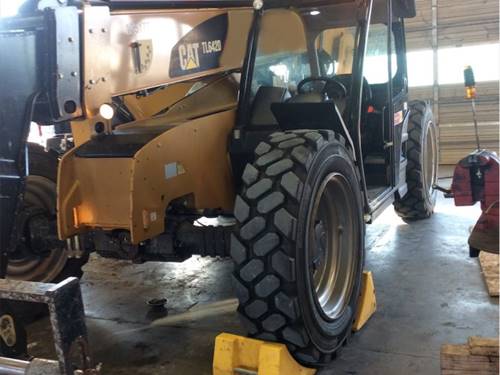 For Rent 6000 lbs - 42' lift -  Diesel