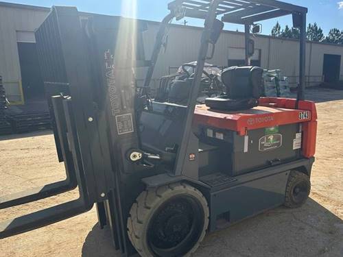 For Rent 12000 lbs - 160" lift -  Electric - Indoor Warehouse