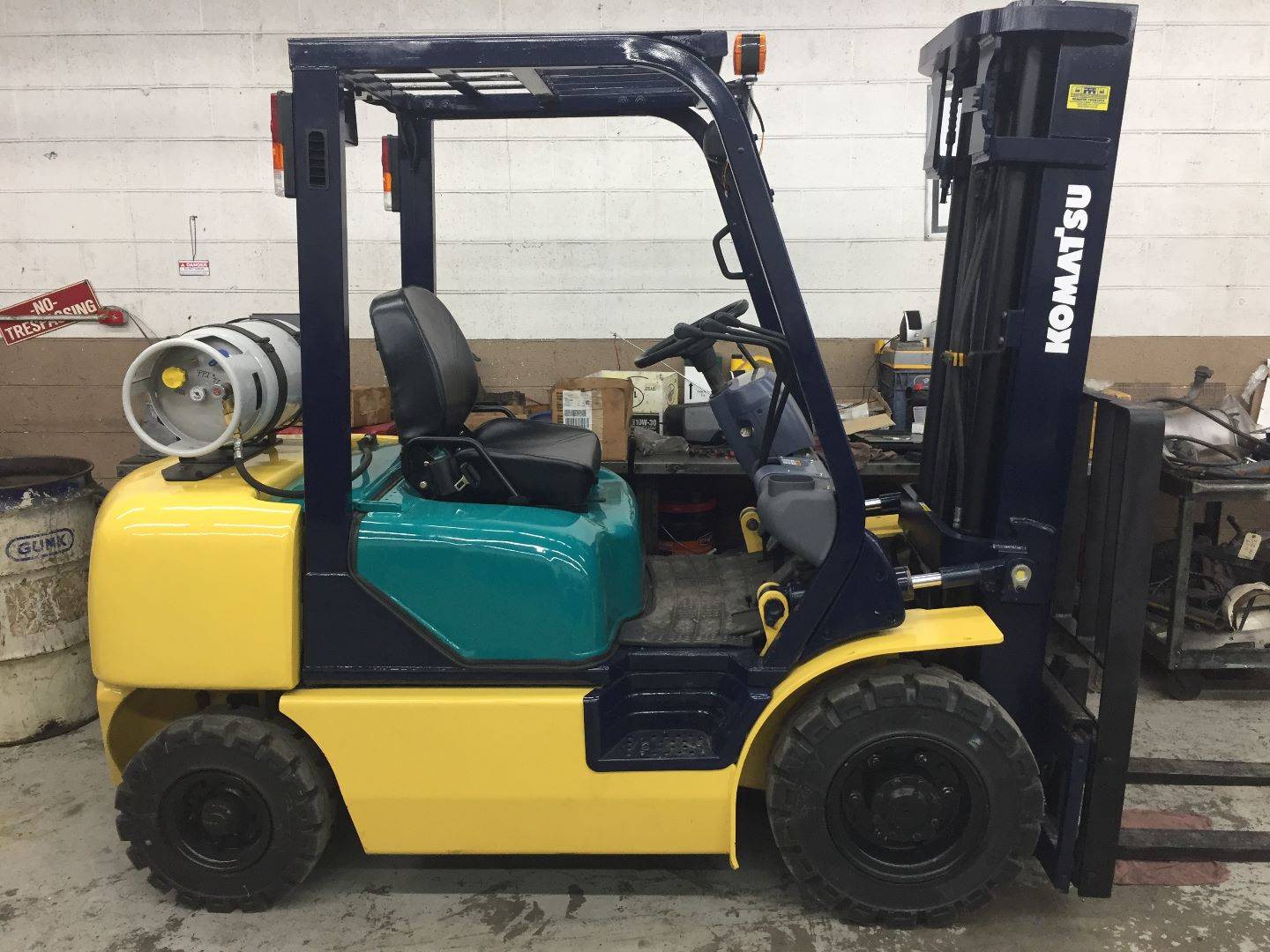 1999 Dual Fuel Komatsu FG25T12 Pneumatic Tire 4 Wheel Sit Down