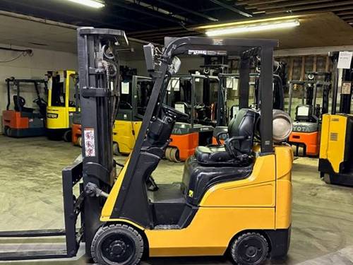 For Rent 3500 lbs - 187" lift - Gas/Propane - Indoor Warehouse