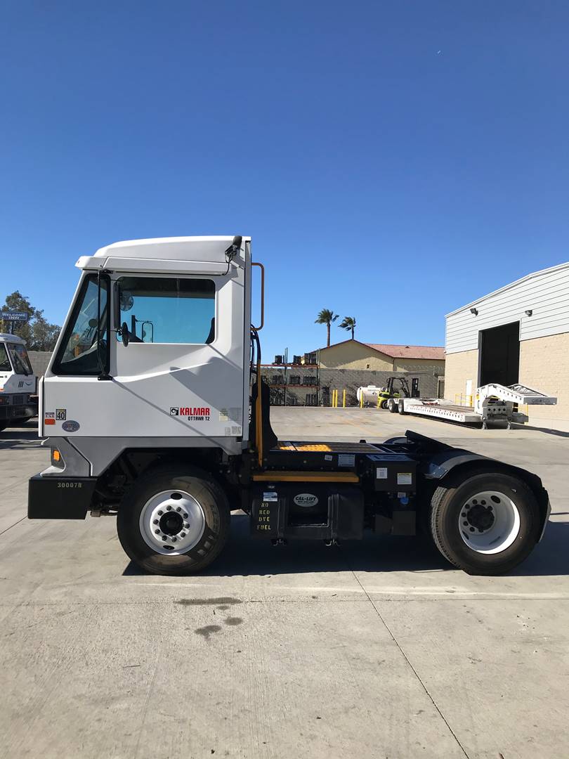 2017 Diesel Ottawa 4X2 Spotting Tractor