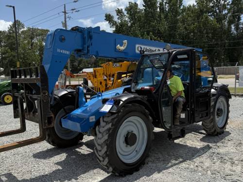 For Rent 6000 lbs - 36' lift -  Diesel