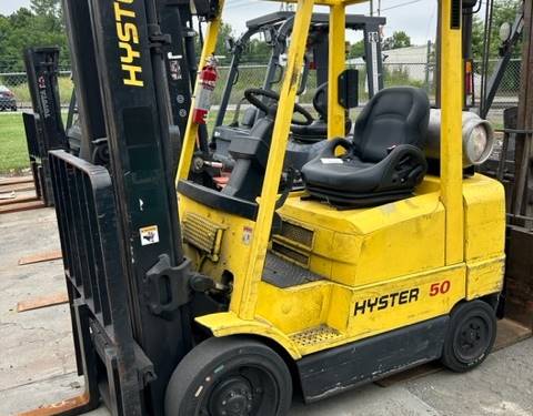For Rent 5000 lbs - 189" lift - Gas/Propane - Indoor Warehouse