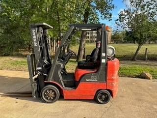 For Rent 5000 lbs - 187" lift - Gas/Propane - Indoor Warehouse