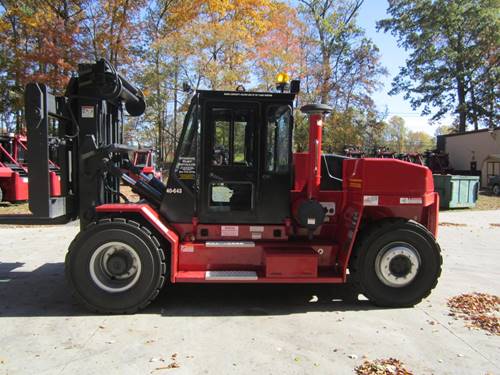 For Rent 40000 lbs - 228" lift -  Diesel - Indoor/Outdoor Pneumatic Tires