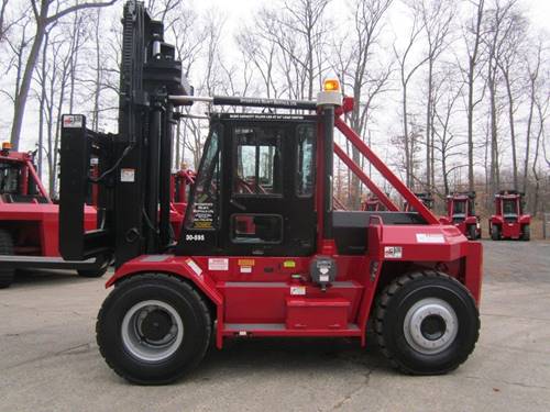 For Rent 30000 lbs - 209" lift -  Diesel - Indoor/Outdoor Pneumatic Tires