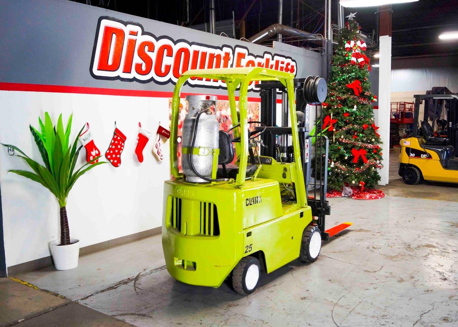 1985 LP Gas Clark C50025 Cushion Tire 4 Wheel Sit Down (Indoor Warehouse)